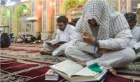 مساجد میں لاکھوں مسلمان اعتکاف میں بیٹھ گئے