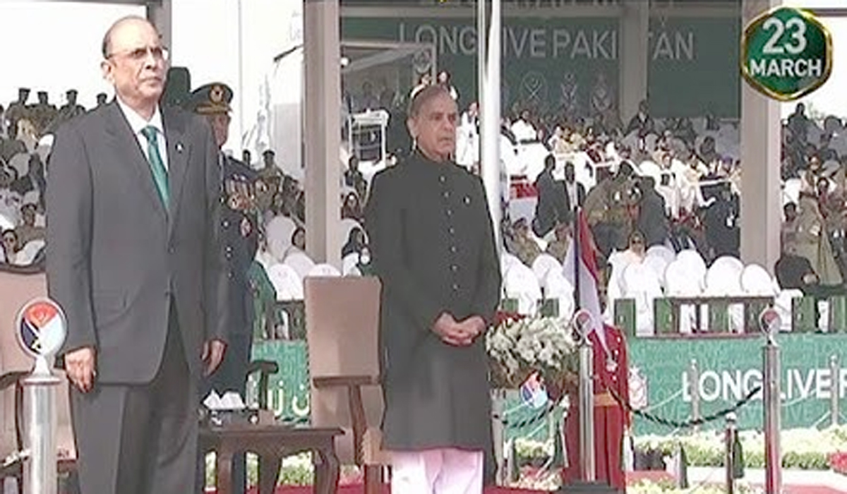 ملک بھر میں یوم پاکستان ملی جوش وجذبے سے منایا جارہا ہے