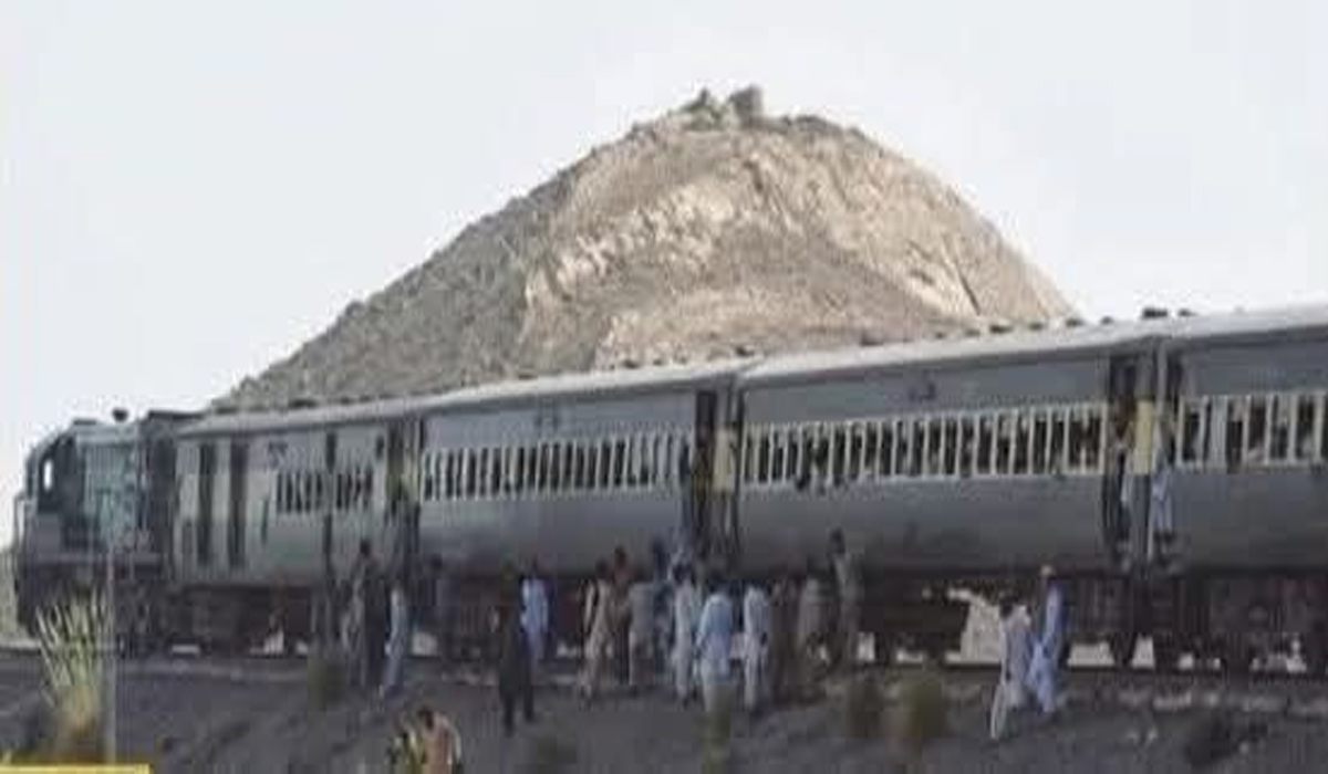 جعفر ایکسپریس پر دہشت گردوں کا حملہ،80مسافر بازیاب