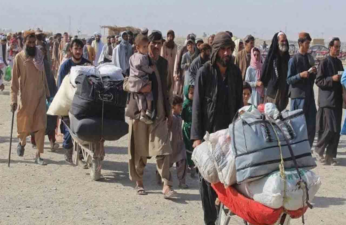 Untitled 12 Afghan citizen card holders ordered to leave the country by March 31 افغان سٹیزن کارڈ ہولڈرز کو 31 مارچ تک ملک چھوڑنے کا