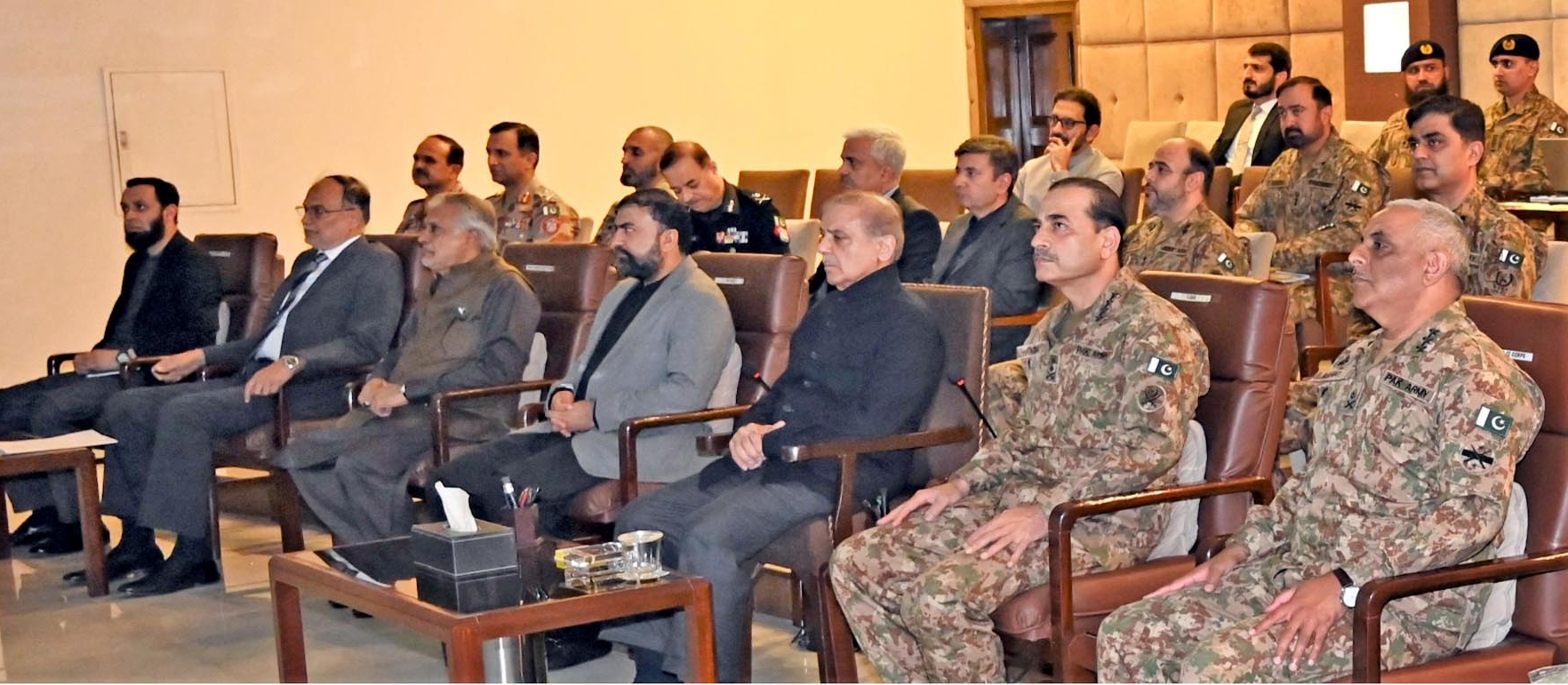 وزیراعظم اور آرمی چیف کاکمبائنڈ ملٹری اسپتال کادورہ