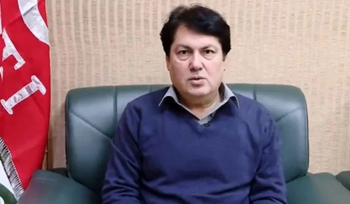 بیرسٹر سیف کا وزیر پیٹرولیم کیخلاف قانونی کارروائی کا عندیہ