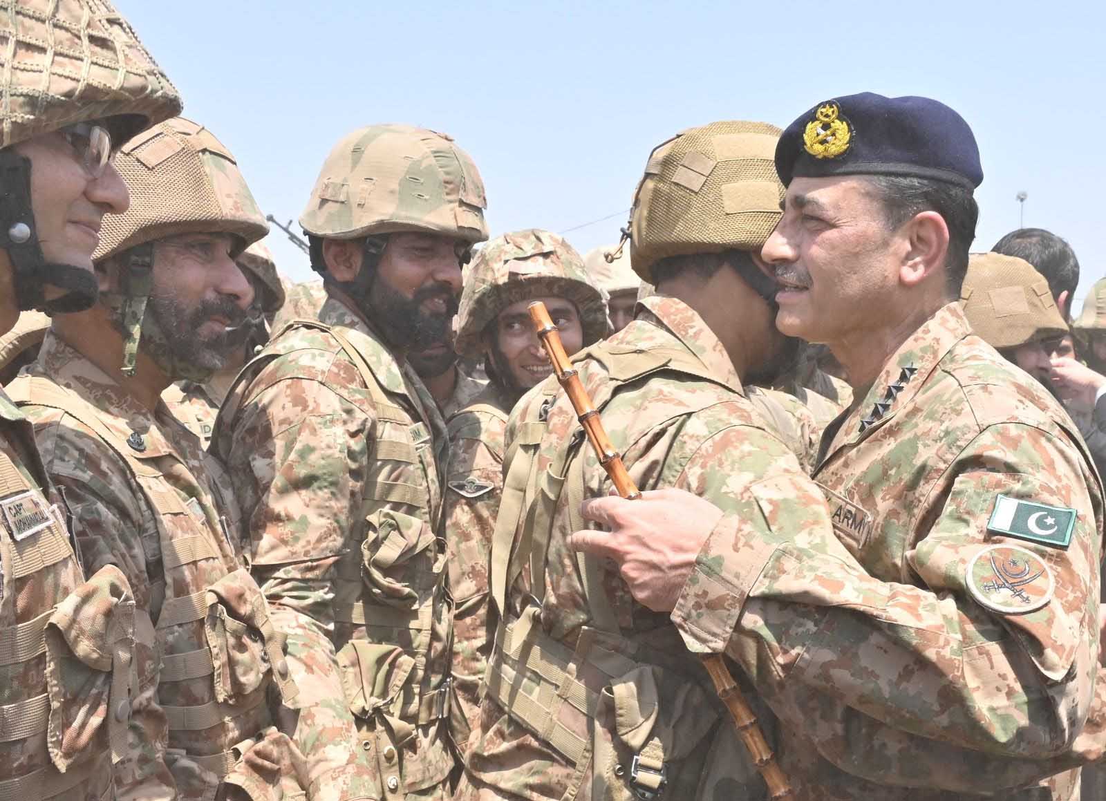 وزیراعظم،آرمی چیف کا فرنٹ لائنز کا دورہ