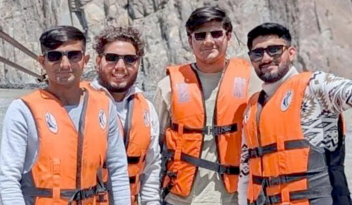 گجرات سے لاپتہ 4 نوجوان گاڑی حادثہ میں جاں بحق
