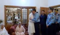 سربراہ پاک فضائیہ کی شہید عثمان یوسف کے اہل خانہ سے تعزیت