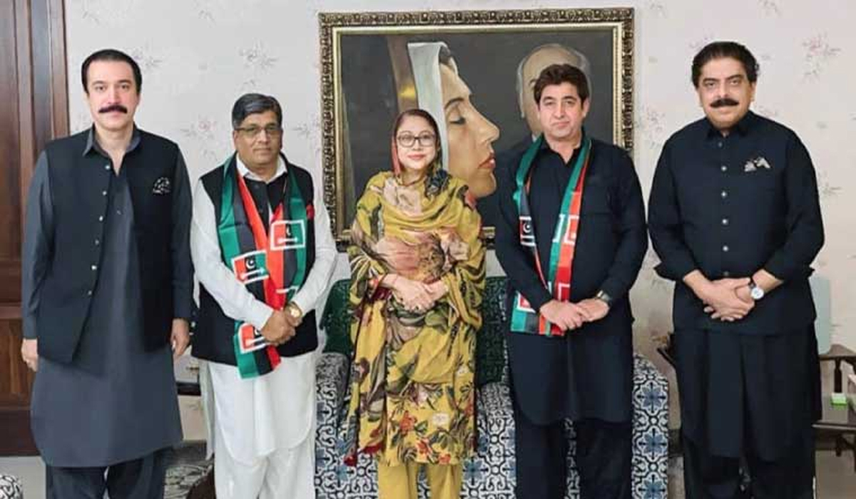 Azad Kashmir: Two PTI MLAs join PPP