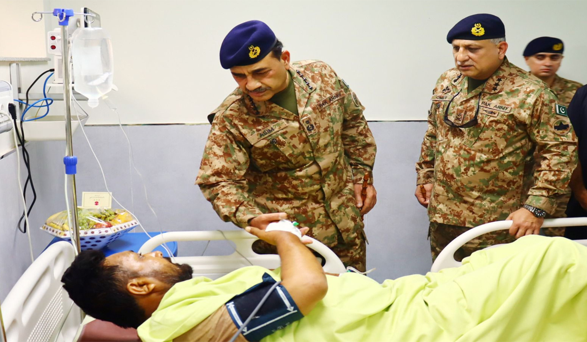 فیلڈ مارشل کا کور ہیڈکوارٹر پشاور کا دورہ