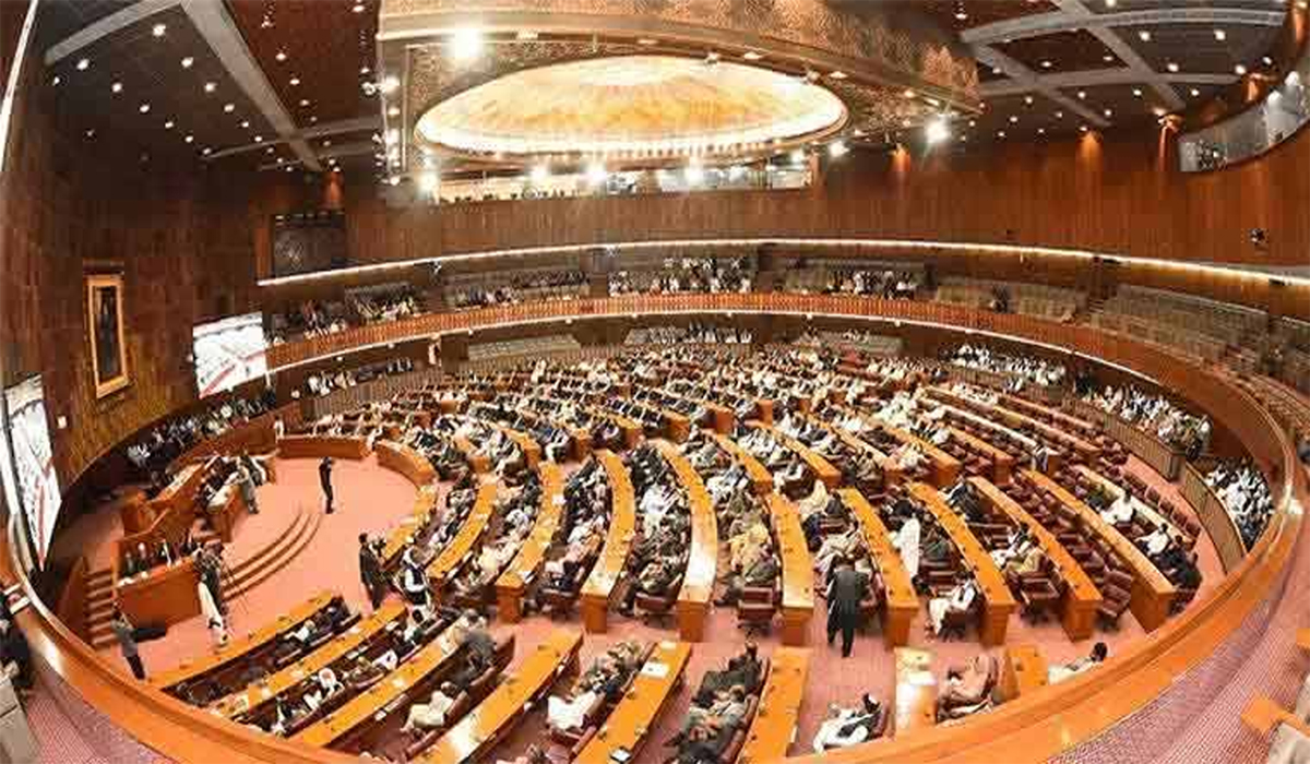 قومی اسمبلی کا اجلاس جمعہ دن 11 بجے تک ملتوی