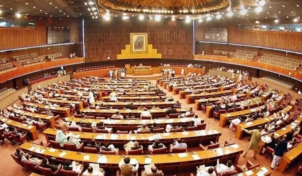 پنجاب اسمبلی میں ہنگامہ، اپوزیشن کے 26 ارکان معطل