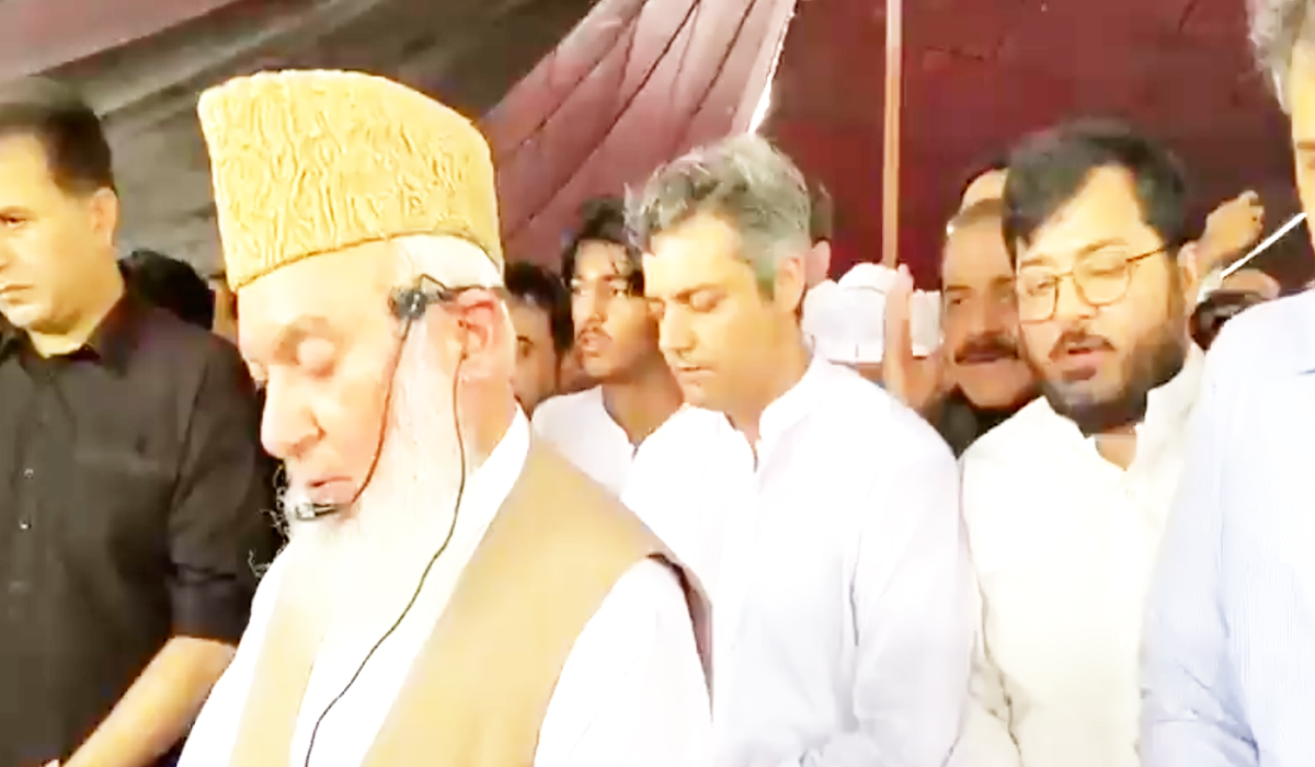 حماد اظہر کی والد میاں اظہر کے جنازے میں شرکت