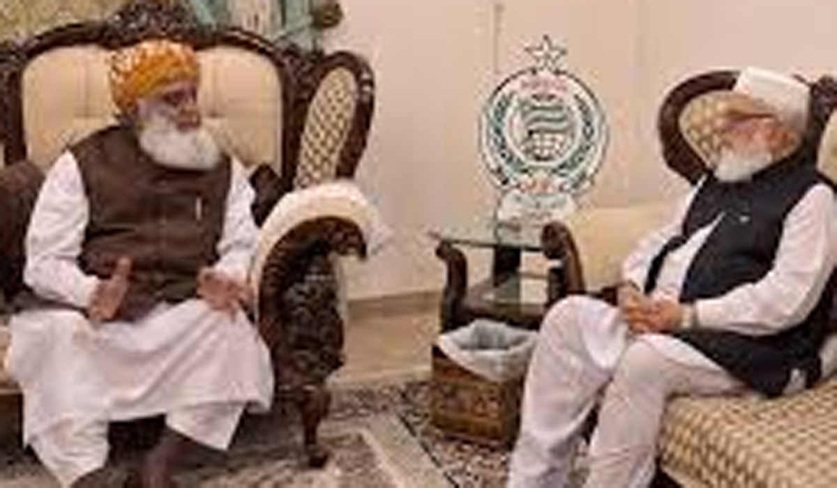 مولانا فضل الرحمان سے لیاقت بلوچ کی ملاقات 