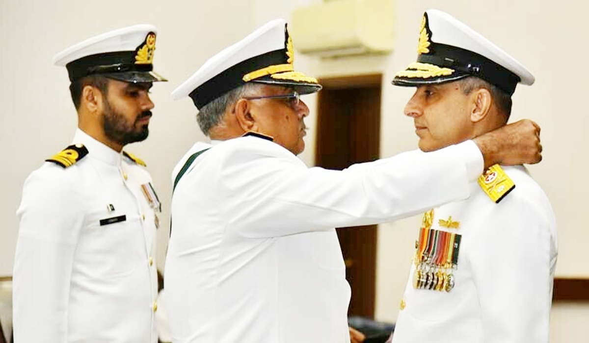 پاک بحریہ کے افسران اور اہلکاروں کو عسکری اعزازات تفویض