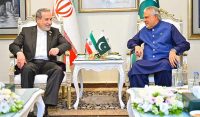 اسحاق ڈار کی ایرانی وزیرِ خارجہ عباس عراقچی سے ملاقات