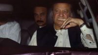 نواز شریف کوپٹھوں میں درد،ہسپتال پہنچ گئے