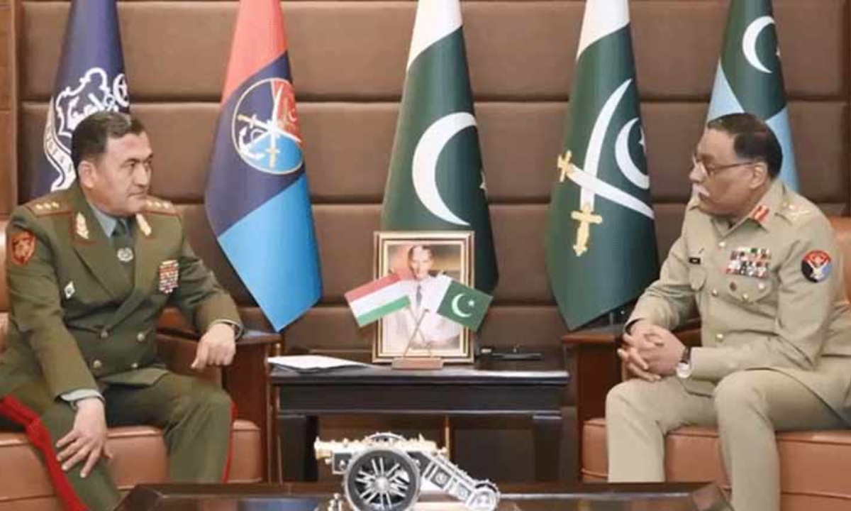 جنرل ساحر شمشاد سے تاجک وزیر دفاع کی ملاقات