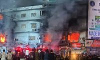 کراچی،گل پلازہ میں ہولناک آتشزدگی،5 افراد جاں بحق